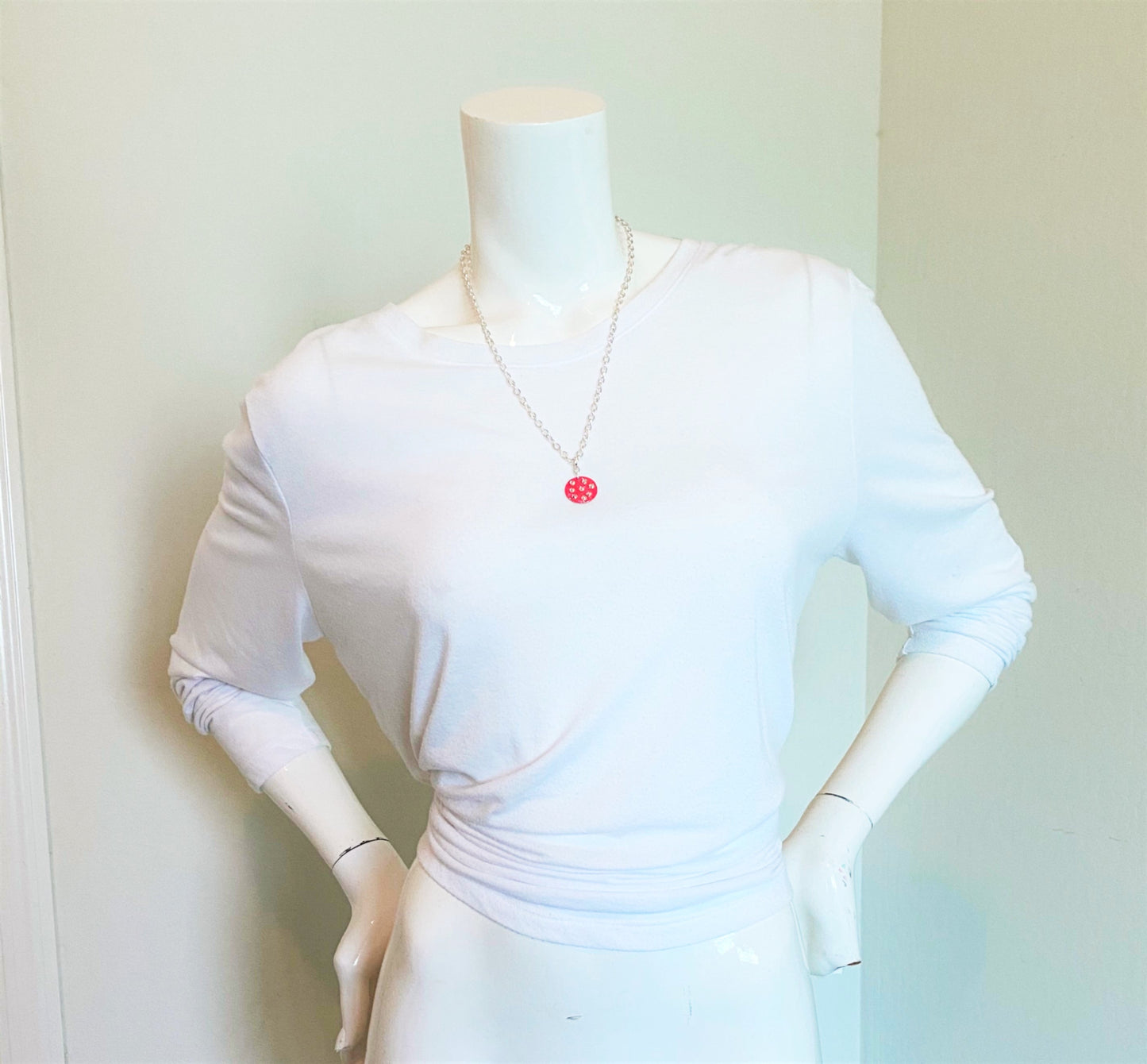 PINK SPOT #11 - HANDMADE SWAROVSKI PENDANT NECKLACE