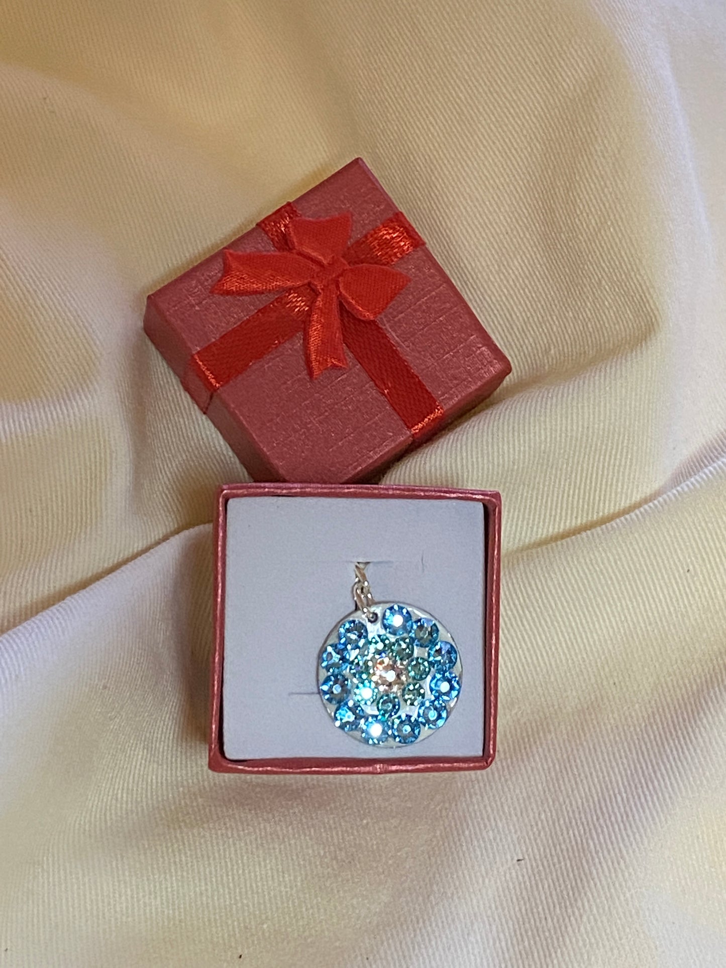 TURQ STAR #16 - HANDMADE SWAROVSKI PENDANT NECKLACE