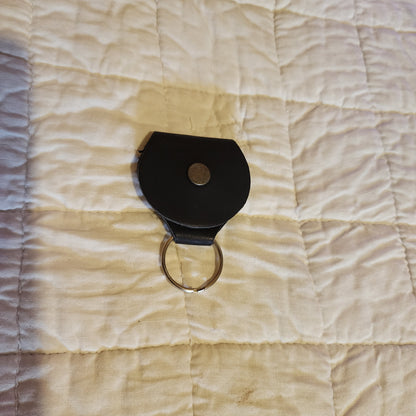 POCKET HUG LEATHER KEYCHAIN