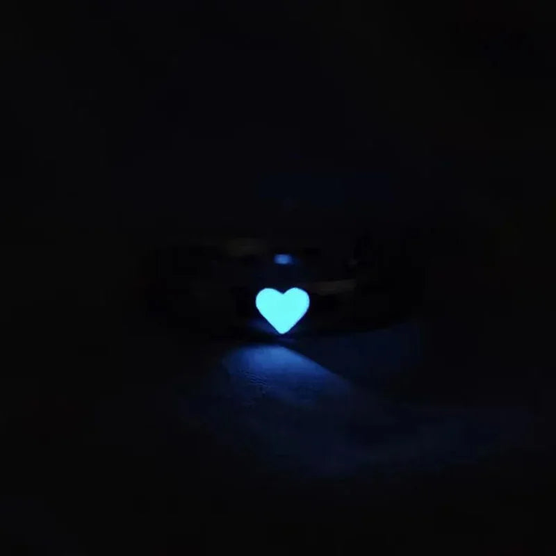 Luminous heart-shaped finger ring