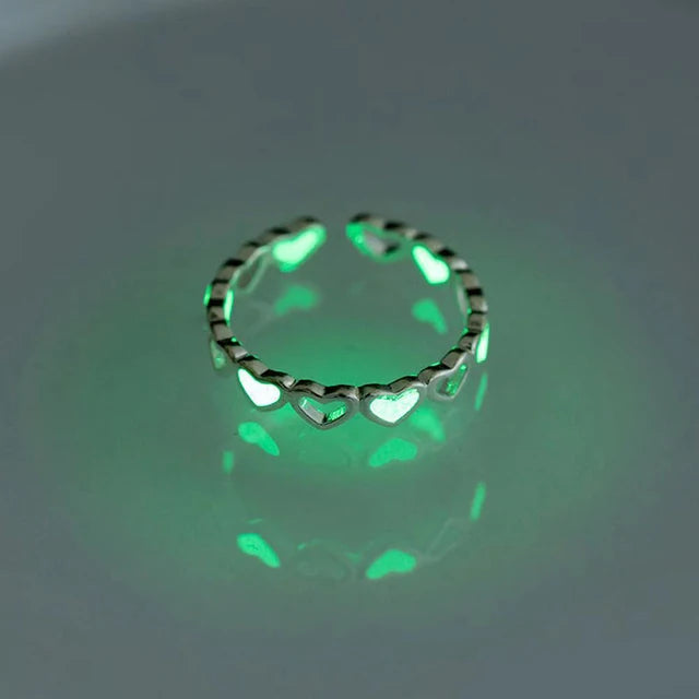 Luminous heart-shaped finger ring