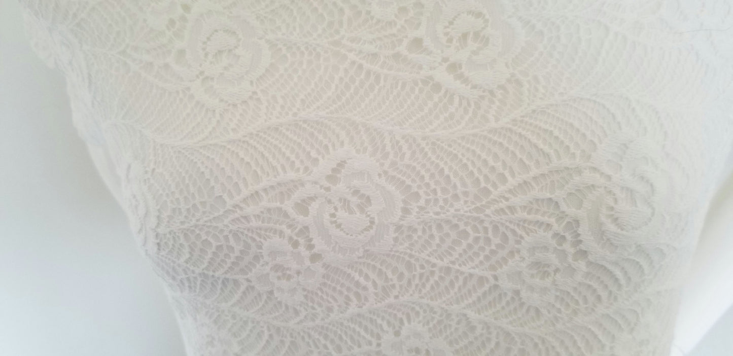 LEO & NICOLE - LADIES LACE TOP - BRAND NEW - SIZE MEDIUM